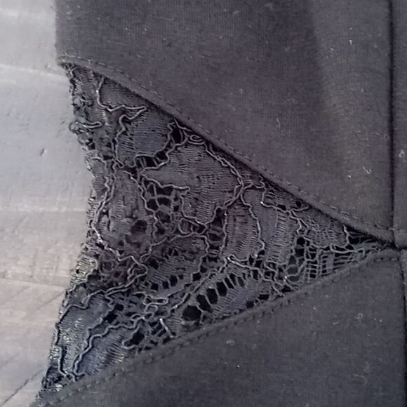 Forever 21 mini dress lace detail on waist and chest zipper back good condition - Picture 4 of 6